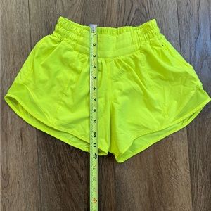 Lululemon hotty hot short, size 2 tall